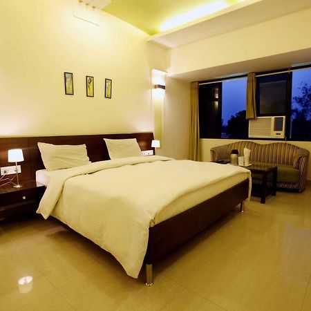 Shivoy Hotel Gorakhpur Bagian luar foto