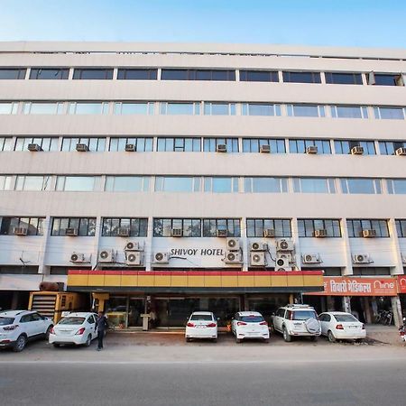 Shivoy Hotel Gorakhpur Bagian luar foto