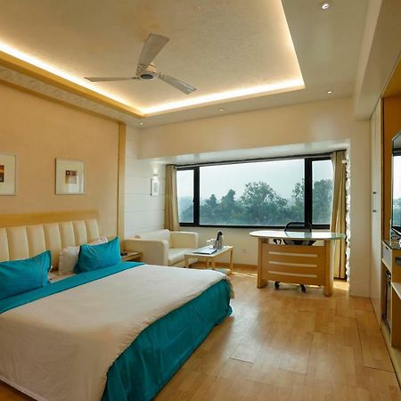 Shivoy Hotel Gorakhpur Bagian luar foto