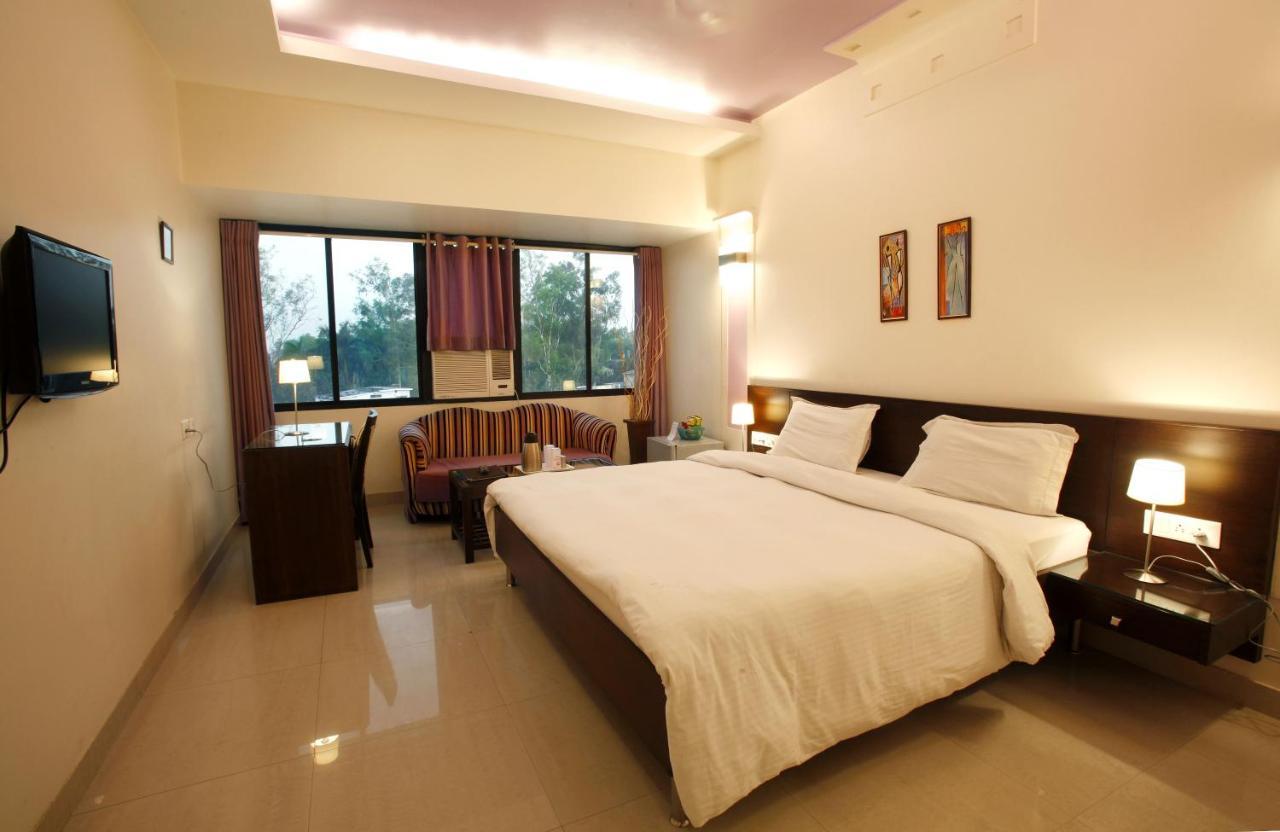 Shivoy Hotel Gorakhpur Bagian luar foto