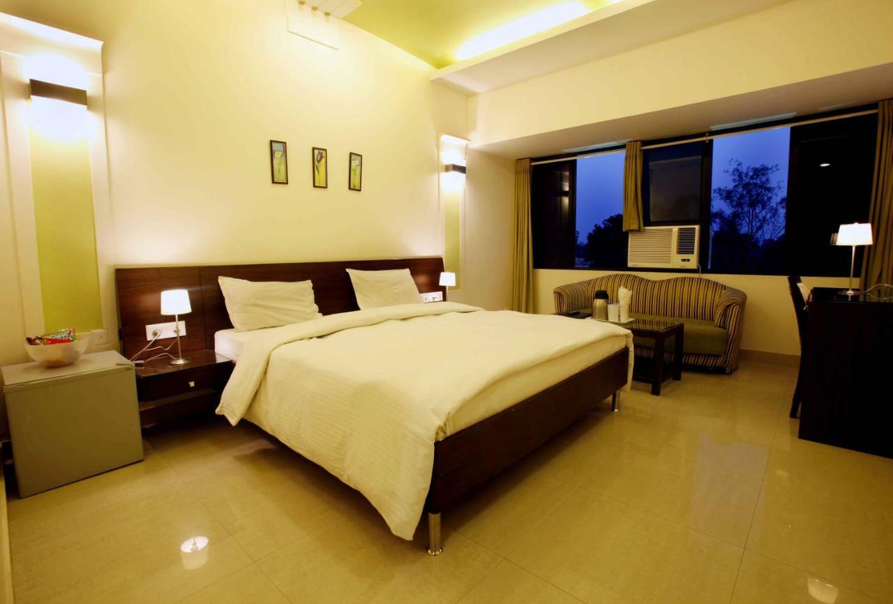 Shivoy Hotel Gorakhpur Bagian luar foto